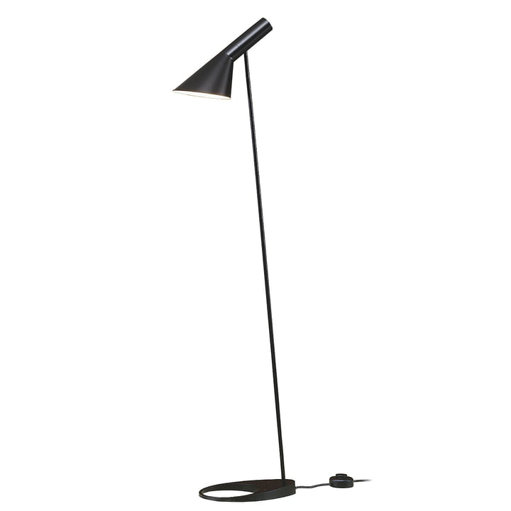 AJ lampadaire en noir de Louis Poulsen